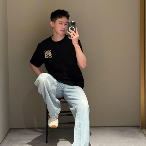 ÁO THUN LOEWE BOXY ANAGRAM LOGO (BLACK)