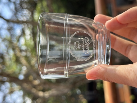 LY TRÀ THUỶ TINH KHẮC THƯ PHÁP