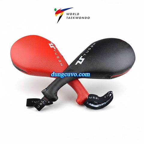 Vợt Đá Đôi TUSAH Vân Carbon Cao Cấp – Đích Đá Taekwondo Chuẩn WT