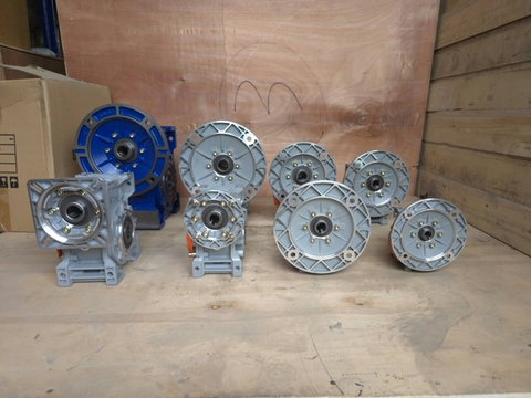 Hộp giảm tốc cốt âm NMRV