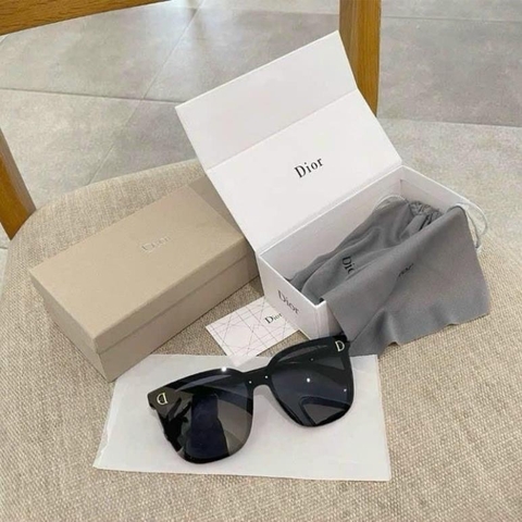 Mắt kính dior Đen có hộp đựng Fullbox siêu sang [BH: NONE]