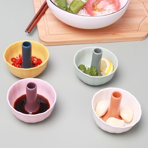 Chén đựng gia vị kiêm phễu rót nước nhà bếp silicon có lưới lọc / pktn sale