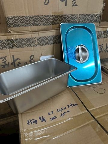 Hộp inox 1/4 size 16.5x27cm có nắp inox [BH: None]
