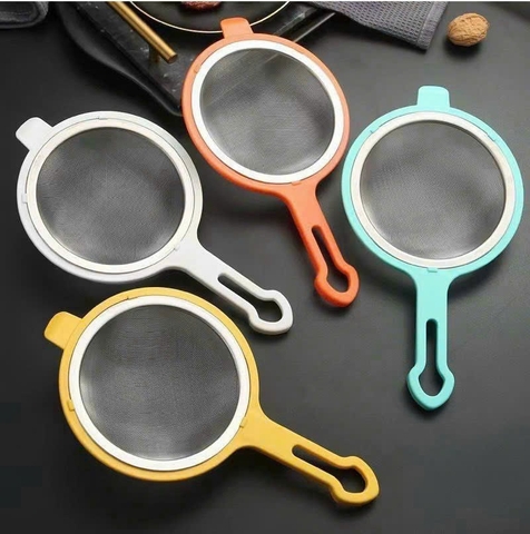 Rây lọc thực phẩm, lọc bả có viền nhựa móc gác tiện lợi size 15cm [BH: NONE]