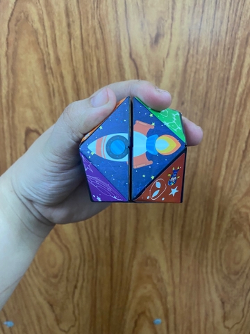 Rubik tam giác hình không gian, vũ trụ cho bé [BH: NONE]
