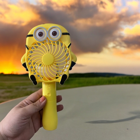 Quạt Cầm Tay tích điện Minion [BH: Test] V204