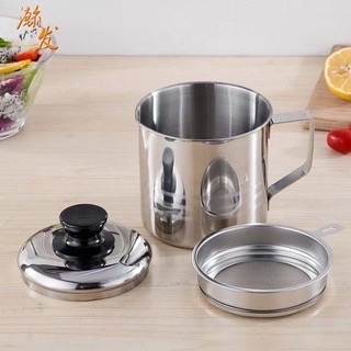 Ca Lọc Dầu Ăn Inox Có Nắp 1300ml Nồi Oil Pot Lưới Lọc Cặn Đa Năng Gạn Bỏ Chất Béo Dư Thừa Full Box