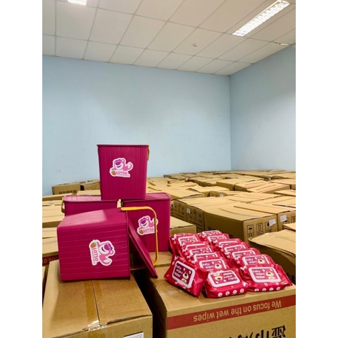 Xô khăn ướt lớn chữ nhật kèm 15 gói losto có quai xách [BH: NONE]