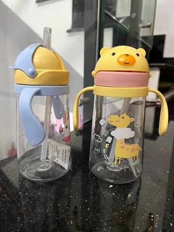 Bình đựng nước tập uống chống sặc gấu có ống hút cho bé