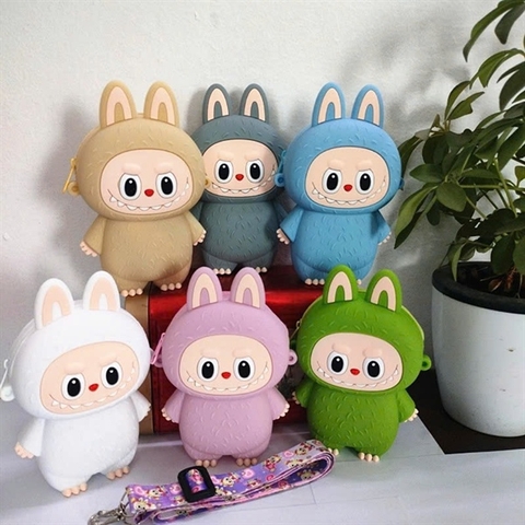 Túi đeo chéo silicon cho bé hình LABU siêu dễ cưng hot trend cho bé [BH: NONE]