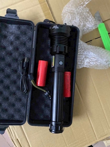 Đèn pin siêu sáng đa chức năng mẫu mới cầm tay cán dài 2 pin [Bh 1 Tuần]