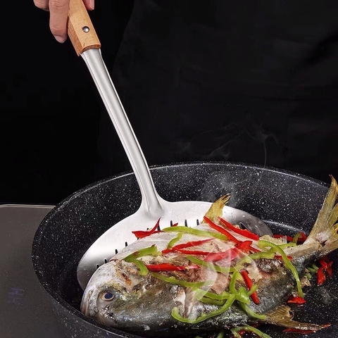 Xạn dài tay cầm gỗ chiên cá làm bếp [BH: None]