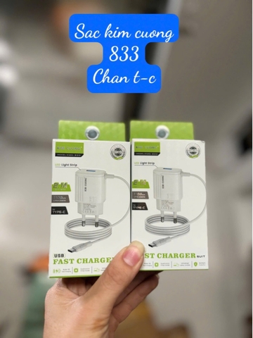 Bộ sạc nhanh Kim Cương KMG833 Type C liền dây có led, 1  cổng USB A chính hãng (tương tự kmg813) [BH: 6 tháng]
