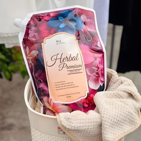 1 Túi Nước giặt và xả vải HerBal Premium 3 lít có vòi- mùi về ngẫu nhiên [BH: NONE]