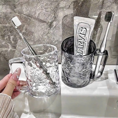 Ly, cốc nhựa đựng nước, kem đánh răng trong suốt vân sóng có lỗ cắm bàn chải [BH: NONE]  1l9c11