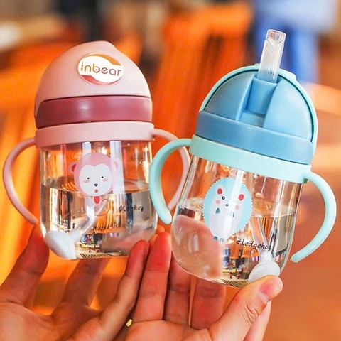 Bình nhựa tập uống nước cho bé 250ml thiết kế van chống sặc, chống rò rỉ nước, có ống hút, 2 tay cầm tiện lợi [BH: NONE]