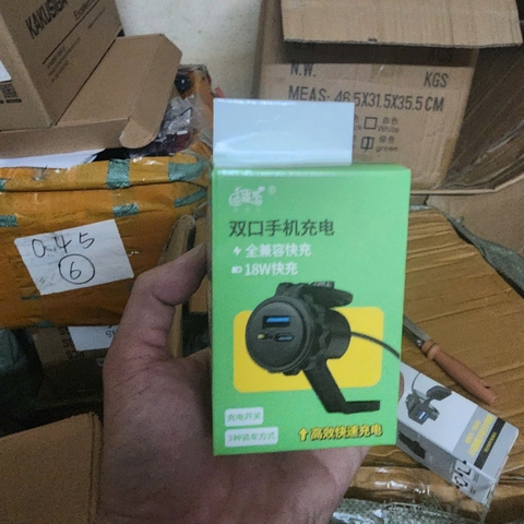 Sạc điện thoại trên xe máy Mẫu mới 2024 sạc nhanh 18W 2 cổng sạc 1 usb 1 type c [BH 1 Tuần]