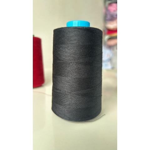 Cuộn chỉ may màu trắng, màu đen 40/2, dài 3000m - phù hợp cả máy công nghiệp và gia đình.