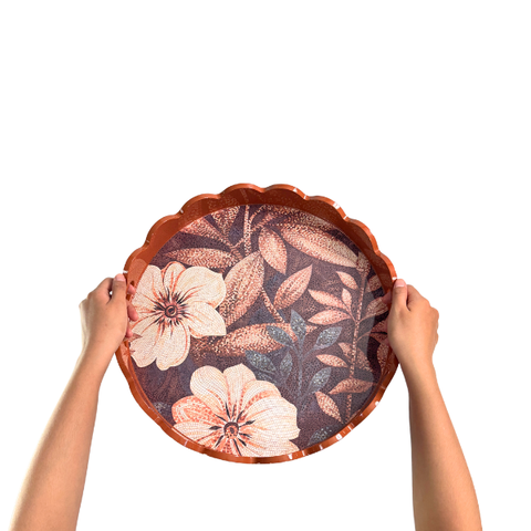 Khay tròn lượn sóng gỗ tràm họa tiết hoa hải quỳ nghệ thuật - D40 x H4.8 cm