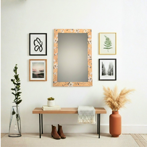 Gương treo chữ nhật sơn mài hoa văn nổi bật