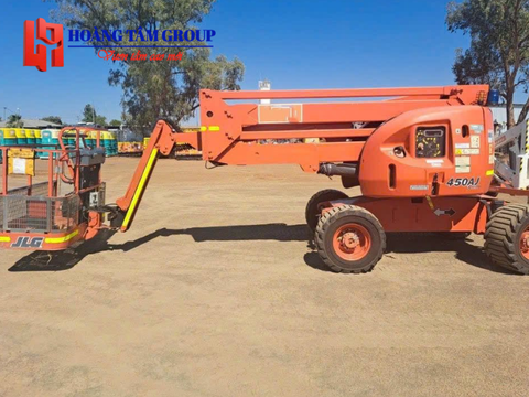 Cho thuê xe nâng người Boom Lift JLG 450AJ - Chiều cao làm việc 16m