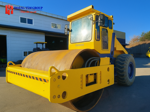 XE LU BOMAG BW211D-3 - ĐỜI 2001 - NHẬP KHẨU HÀN QUỐC