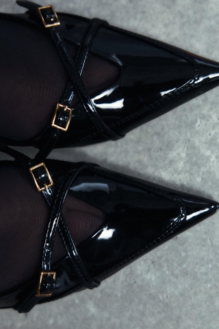 BUCKLE STRAP HEELS