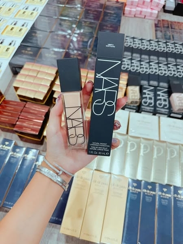 Kem Nền Nars Natural Radiant Longwear Foundation ( Chai Cao )