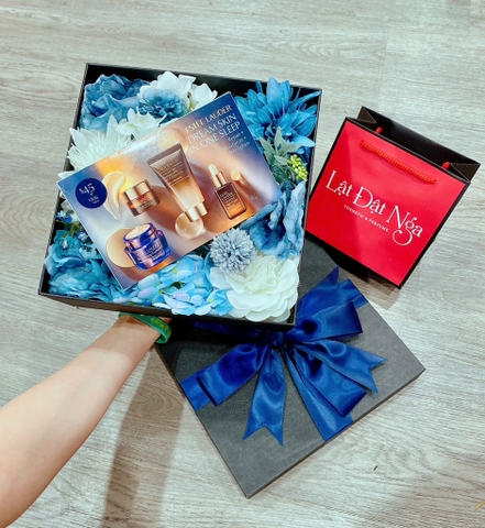 Sét Estée Lauder Dream Skin In One Sleep: Kem dưỡng 15ml + Kem Mặt 7ml + Srm 30ml + Serum 15ml