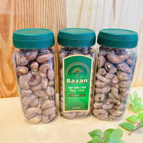 Hạt điều rang muối còn vỏ lụa hộp 300gr - Bazan