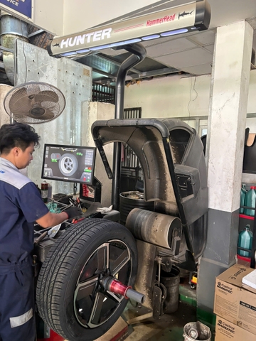 Khi Nào Cần Cân Bằng Động Bánh Xe? Dấu Hiệu Rung Vô Lăng
