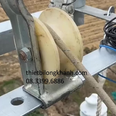 Puly nhựa kéo dây điện đường kính 100 x 50mm