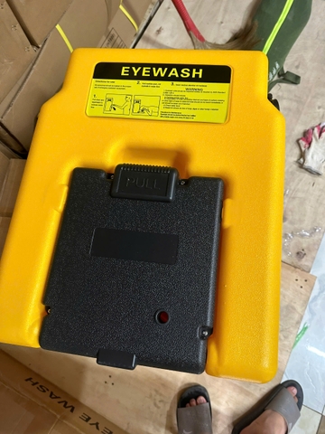 Bồn rửa mắt khẩn cấp di động XC7501