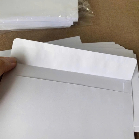 Bao thư trắng 12 x 18 cm có keo