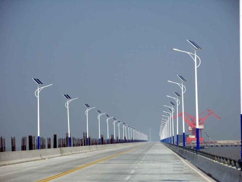Đèn Năng Lượng Mặt Trời Chiếu Sáng Đường Cao Tốc Đi Sân Bay - Dành cho dự án