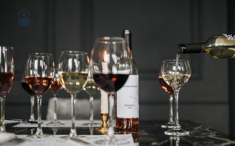 So sánh rượu vang Pháp và rượu vang Chile | Loại nào đáng mua hơn?