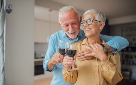 Rượu vang có tốt cho sức khỏe không? 5 Lợi ích và 3 tác hại cần biết