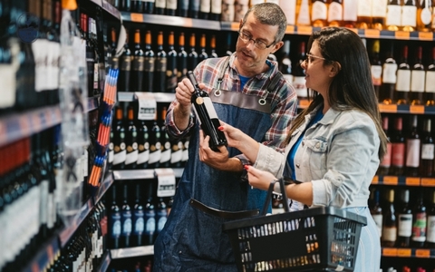 Rượu vang pháp giá bao nhiêu? So sánh giá theo phân hạng AOC, IGP, Vin de France