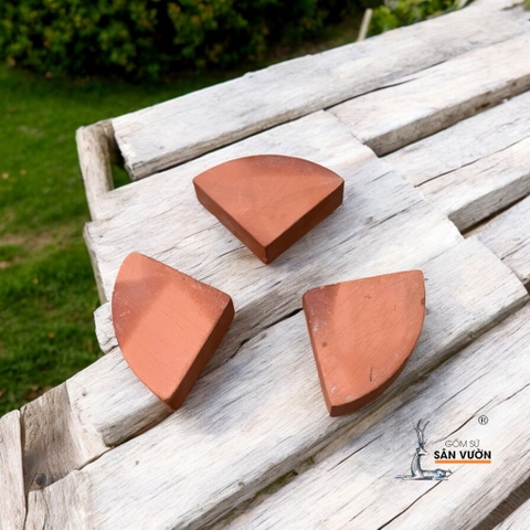 Bộ 3 Viên Kê Chậu Pot Feet Gốm Đất Nung Hình Tam Giác - Gốm Sứ Sân Vườn