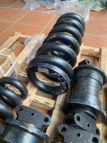 LÒ XO TĂNG XÍCH PC200-3/5/6/8 R200/210 145*235*580 DÂY 45*7V JPS