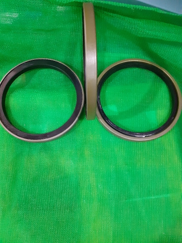 PHỚT MAY Ơ S130 S170W-5 ÍT ĐI): 136.8*165*13- DONGBU