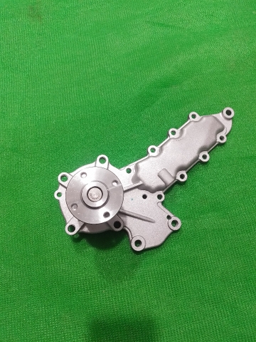 BƠM NƯỚC KUBOTA 18 LỖ KO NƯỚC PHỤ - HWC