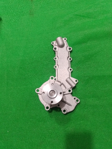 BƠM NƯỚC KOBUTA V2403 - 18 LỖ - TD (MÕM  CÓ LỖ DẦU)
