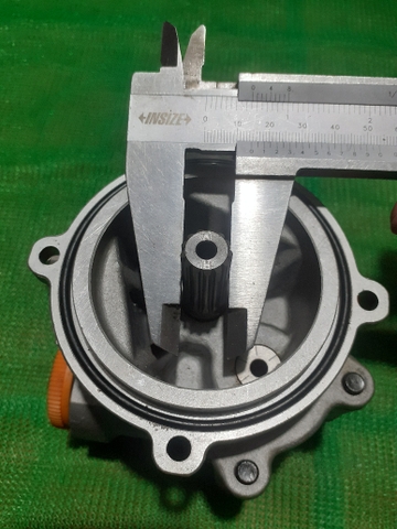 BƠM KHIỂN K3V63 4BL*13T*3 ĐƯỜNG DẦU*CỔ ĐỊNH VỊ 80* CÓ VAN NGOÀI- HD