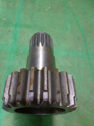 TRỤC HỘP SỐ D5 22R*20T*H160 ABG