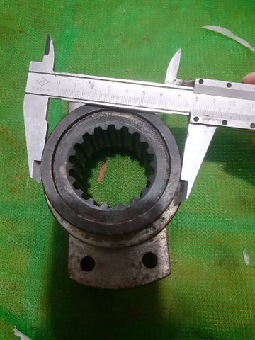 MẶT BÍCH CÁT ĐĂNG CHỮ THẬP D50 (CÓ RÃNH PHANH) 18T CỔ 80/H 28 43*115 TQ(50/70)