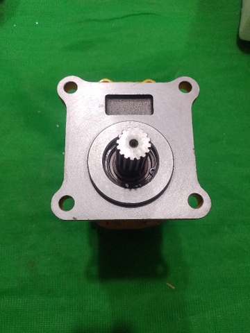 BƠM 2 KHOANG D50-17/18 16T* 4 bu lông* 2 khoang* Quay phải (BH LẮP ĐĂT) - 26