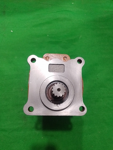 BƠM 2 KHOANG D60-6 13T* 4 bu lông* 2 khoang 47*52* Quay phải* lỗ dầu phẳng 31203/KX0000649- NC