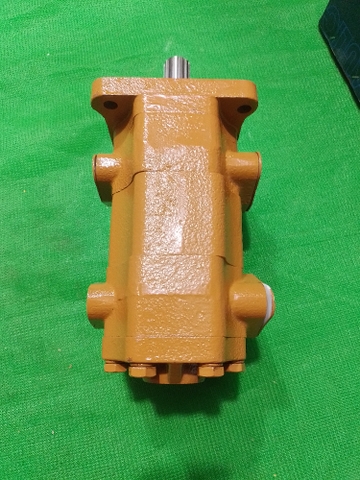 BƠM 2 KHOANG D60-6 13T* 4 bu lông* 2 khoang 47*52* Quay phải* lỗ dầu phẳng 31203/KX0000649- NC