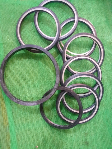 PHỚT TRUNG TÂM PW130-6: (Đ CƠ  4D95) CỔ TO MSJA 95*7S - YBS